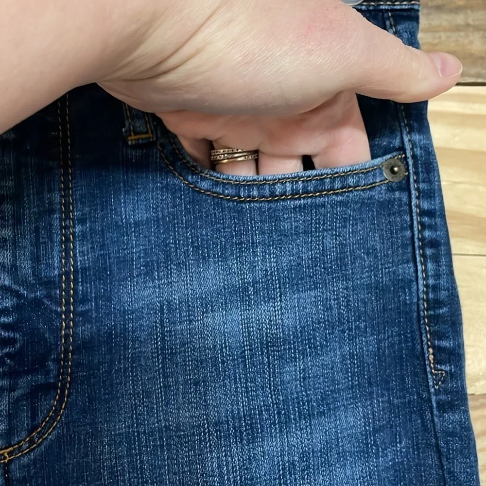 GAP size 27R true skinny super high-rise crop dark wash jeans